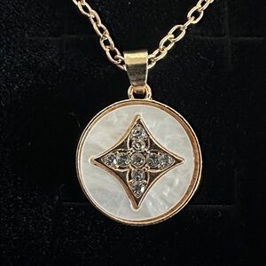 Flower Symbol Pendant Necklace